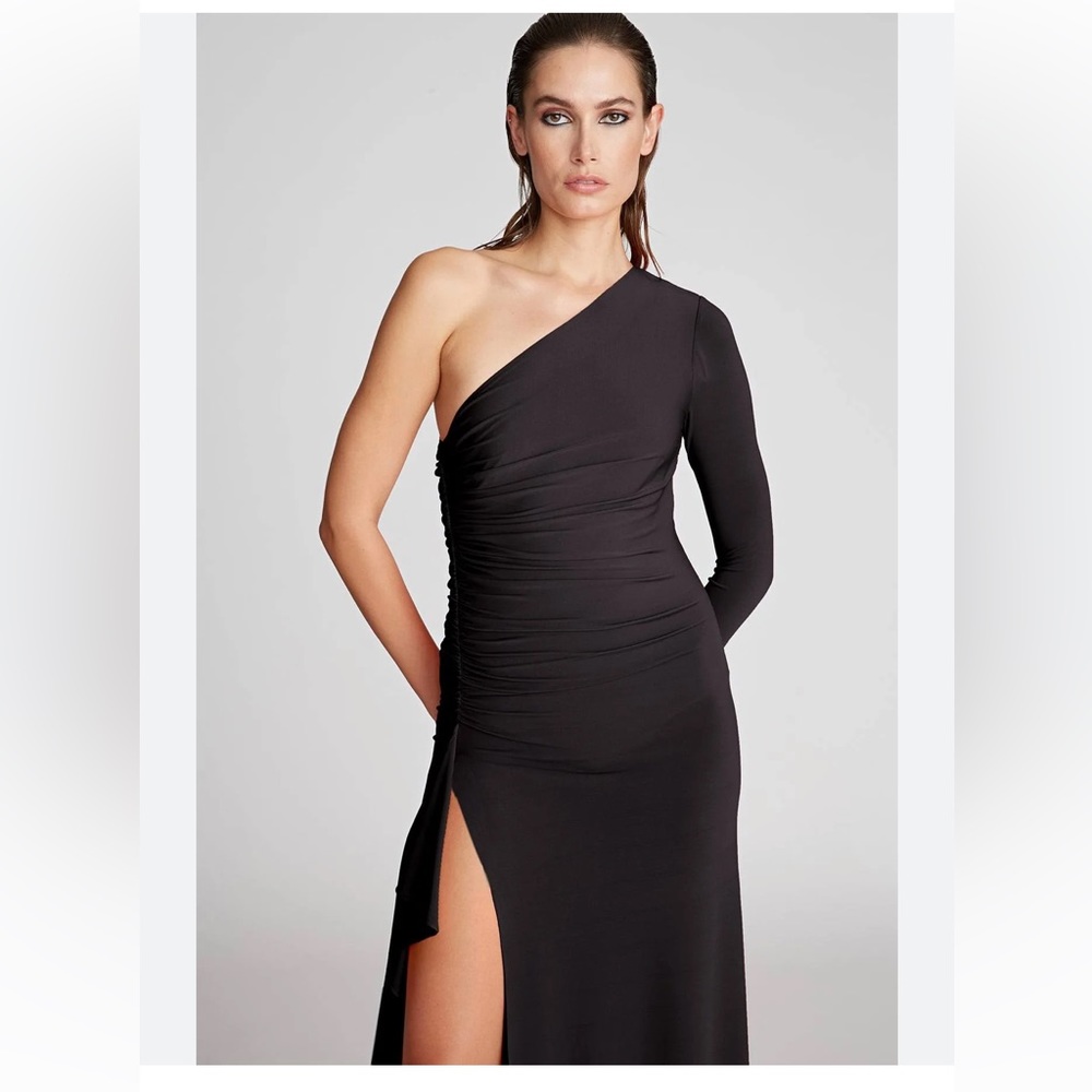 NET black size 2 one shoulder gown